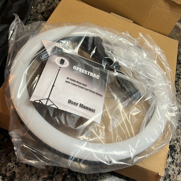 Selfie light 10 inch with tripod and phone holder NIB - Picture 2 of 7